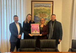 Pagu uručena plaketa za 3. mjesto u izboru za Najljepši advent u Hrvatskoj