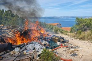 PRIJAVE NA OTOCIMA Udruga Sunce: "Ilegalno spaljivanje otpada štetno utječe na okoliš i ljude"