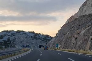 Prometna nesreća na A1 kod čvora Sveti Rok: "Pijan vozio u krivom smjeru"