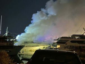 Izbio požar na brodu u Bajnicama kod Krila Jesenice!