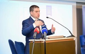 Ministar Butković potpisuje ugovore o sanacija dva klizišta u Općini Vinodolska