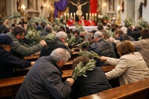 Zaboravljeni zvuci Velikog tjedna: Kako su se u Vodicama nekad „tukle žrtvice“?