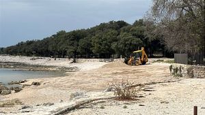 EKOCID Zeleni Rovinj: "Strava u autokampu, melju škrape, zatpavaju živi svijet,  doslovno gase život u moru!"