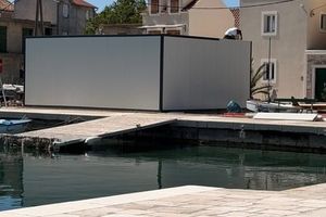 Na Krapnju niknuo ogromni hangar - Zašto?