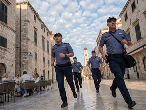 Lažne dojave o bombama ispraznile 18 škola u Dubrovačko-neretvanskoj županiji