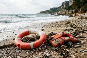 Beživotna tijela dvojice migranata pronađena na plaži