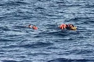 Brod s migrantima potonuo nakon potjere obalne straže: "Najmanje 18 mrtvih"