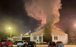 OGROMAN POŽAR U ZADRU Vatra progutala napuštenu tvornicu madraca: "Cijeli poluotok je bio u dimu"