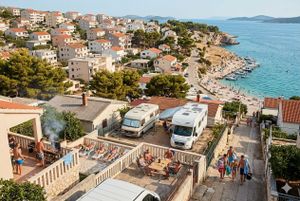 EKSPLOZIJA SIVE ZONE: Turizam u vikendicama "pojeo" hotele i kampove, a država gubi kontrolu