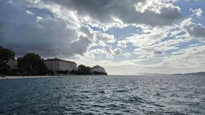 Stižu nam pljuskovi, grmljavina i naglo zahlađenje