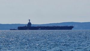 Nuklearni nosač zrakoplova Ford napustio splitski akvatorij!