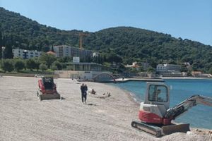 Bageri na jednoj od najpoznatijih dubrovačkih plaža: "Ni ovo ljeto nema koncesionara"