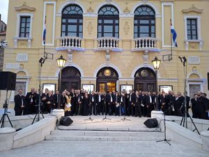 Pučki pjevači oduševili Split uoči blagdana sv. Dujma