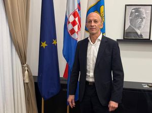 Ličko-senjski župan se ispričao javnosti zbog incidenta u novaljskoj birtiji