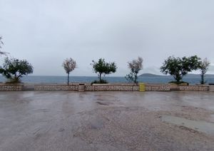 DOHRANA PLAŽE I KAOS Društvo Marjan: "Pogledajte kako su genijalci sredili prolaze za kupače u Splitu"