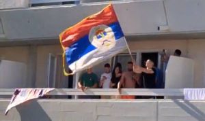 VIDEO: PROTJERAN IZ HRVATSKE! Bosanca i Hercegovca skupo stajalo mahanje krivom zastavom s hotelskog balkona u Istri