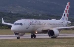 ZAVRŠIO NA TRAVI Avion u Splitu prilikom polijetanja izletio s piste: "Svi putnici iskrcani!"