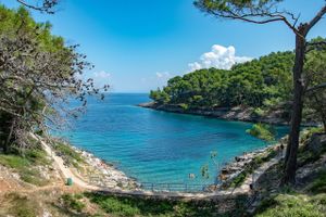 Iznadprosječno topli ponedjeljak i južina