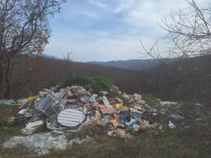 OKOLIŠNI ZLOČIN Ilegalna odlagališta u Blatu na Cetini: "Ima li kraja?"