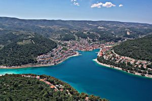 SVJEŽA BRAČKA RUTA Uskoro nova katamaranska linija iz Splita: "Mijenja puno za Bračane, ali ne i za mještane Povlja"