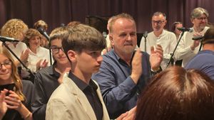 ZAGRLI ME MORE Koncert koji je rasplakao Omiš:  Kako je jedan profesor spojio regiju i stvorio čistu ljubav