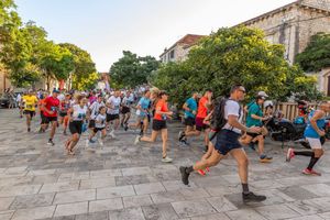 BRAČ OUTDOOR WEEKEND Plivanje, trčanje, divna jela i puno glazbe!