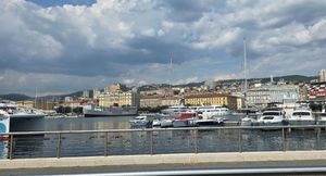 Dok Rijeci i sjeveru Istre stižu pljuskovi s grmljavinom, Dalmacija se grije na sunčanih 30 °C!