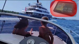Plovi li ova jahta kroz kanal svetog Ante iznad dopuštene brzine?