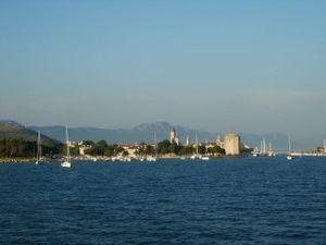 Četvrtak većinom svježiji, ponegdje kiša, grmljavina, bura, a na jugu jugo
