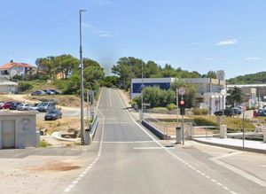 ZAGLAVIO SE Obustavljen promet preko mosta na Lošinju: "Nedavno je servisiran, kako to?"