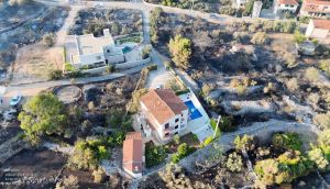 DRAMATIČAN VIKEND NA OBALI: Vatra gutala Dalmaciju – Kanaderi i stotine vatrogasaca branili kuće u Vinišću, na Hvaru izgorjelo 200 hektara!