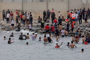 PAKAO NA GRANICI EU: U stampedu i moru poginulo 57 ljudi, Španjolska poslala vojsku, a Italija ukida Schengen!