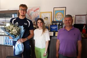 Trenirao u bazenu sa slomljenim palcem i temperaturom: Tko je Toni Galušić, mladi Viranin koji je pokorio svijet?