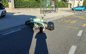 DUBROVNIK Sudar automobila i električnog motocikla na Lapadskoj obali