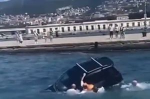 DRAMATIČNA AKCIJA Autom sletio u more, spasili ga mladi vojnici!