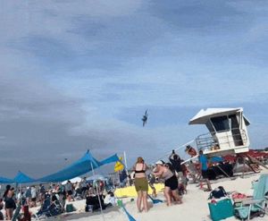 "Plavi anđeli" izazvali pravi kaos na plaži