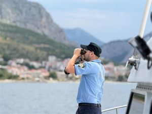 SPLITSKO PLOVNO PODRUČJE Policija kaznila čak 85 prekršaja, od čega 25 "glisiranja“ u tjedan dana