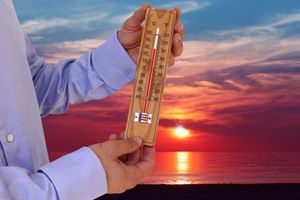 SUNČANO I VRUĆE NA JADRANU: Bura donosi jutarnje osvježenje, temperature se penju do 37 °C