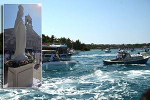 Veličanstven prizor na morskim vratima prema Kornatima: Nadbiskup Zgrablić blagoslovio jedan od najvećih Gospinog kipova u Hrvatskoj