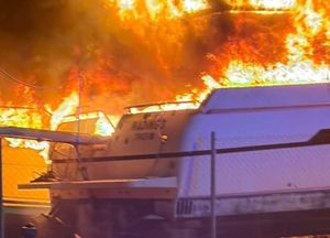 VIDEO: BUKTINJA NA PAGU Dok su otočani spavali, u suhoj marini u Novalji izgorjeli brodovi - Šteta je ogromna!