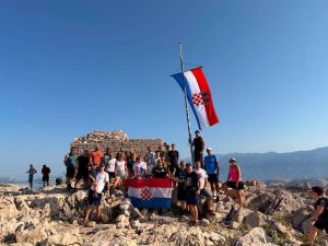 Usponom na najviši vrh Paga, na otoku obilježena 31. obljetnica Oluje