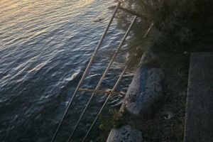 Gradonačelnik Kraljevice razočaran građanima: "Postavili smo ogradu da ljudi ne padnu u ponor, a oni je razbijaju i kradu"