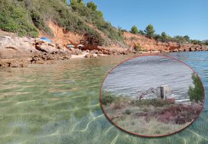 OPASNOST NA RABU: Turisti bježe s plaže kod Pudarice, odozgo leti kamenje! "Netko kopa bagerom iznad naših glava"