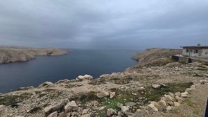 Nestabilno vrijeme uz kišu, neverine i promjenu vjetra