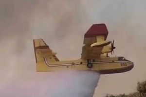 NA VIDOVOJ GORI Ponovno planuo požar na Braču - Vatrogascima pomažu kanaderi i air tractor