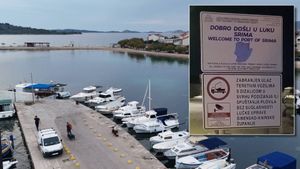 UVOĐENJE REDA Odlukom Županijske skupštine Luka Srima pod upravljanjem Županijske lučke uprave: Uveden red, postavljeni pontoni i riješena pristupačnost