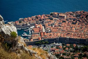 Četnikovali u Dubrovniku: "Objavljivali sramotne sadržaje kojima veličaju ratnog zločinca Ratka Mladića pa protjerani"