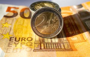 Tip u Rogoznici vlasnicu restorana udario šakom u glavu: "Dobio 250 eura kazne"