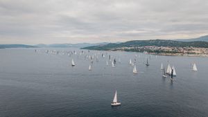 JOŠ TRI DANA 82. Viška regata od petka povezuje Split i Vis, ove godine i za 70 godina HGSS-a: "Fešta od jedara, fažol koji se ne propušta i još puno toga!"