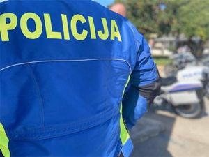 Po Ugljanu vozio automobil bez vozačke dozvole - Skupo je prošao
